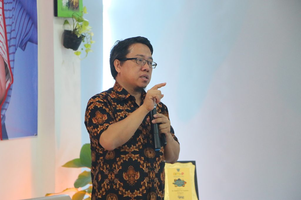 Dokter spesialis tulang belakang